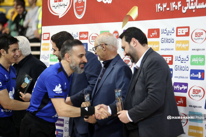 مراسم جشن قهرمانی لیگ برتر فوتسال| گیتی پسند قهرمان شد