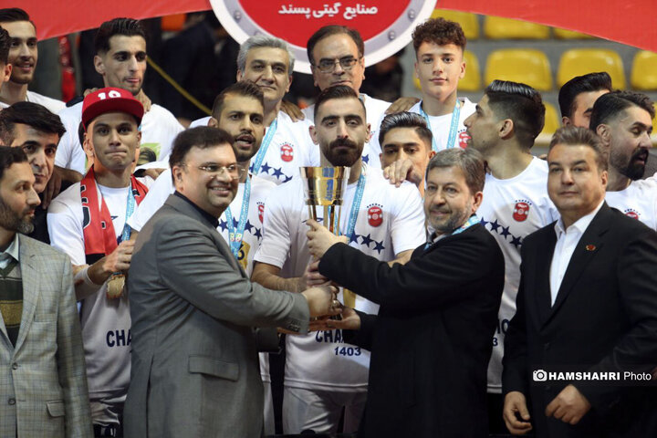 مراسم جشن قهرمانی لیگ برتر فوتسال| گیتی پسند قهرمان شد