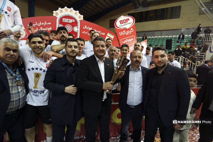 مراسم جشن قهرمانی لیگ برتر فوتسال| گیتی پسند قهرمان شد
