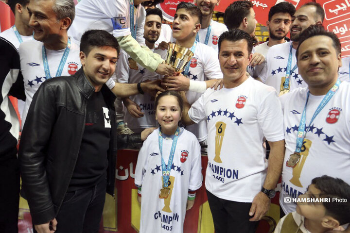 مراسم جشن قهرمانی لیگ برتر فوتسال| گیتی پسند قهرمان شد