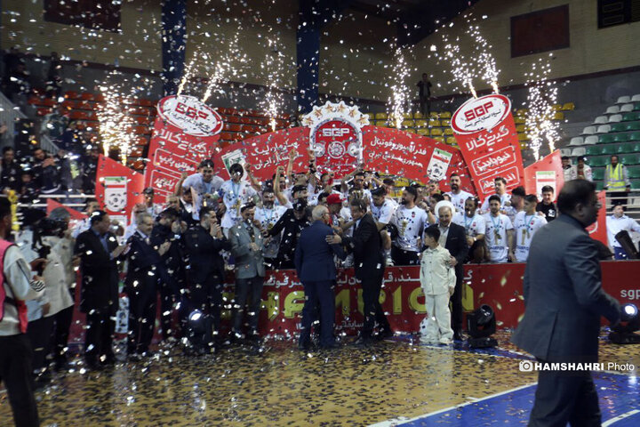 مراسم جشن قهرمانی لیگ برتر فوتسال| گیتی پسند قهرمان شد