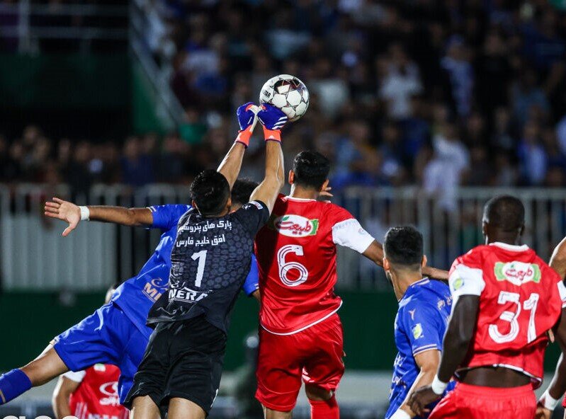 نتیجه نیمه اول دربی استقلال و پرسپولیس نتیجه نیمه اول دربی استقلال و پرسپولیس