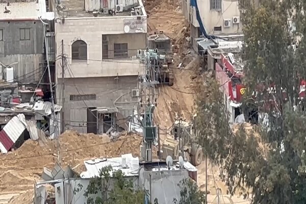 تصاویری از لودرها و بولدوزرهای اسرائیلی و تخریب منازل فلسطینی ها
