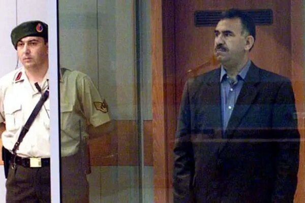 وداع کُردها با اسلحه؛ اتفاق بزرگ در همسایگی ایران | با کمال احترام به رهبر آپو درود میفرستیم | پکک اعلام آتشبس کرد