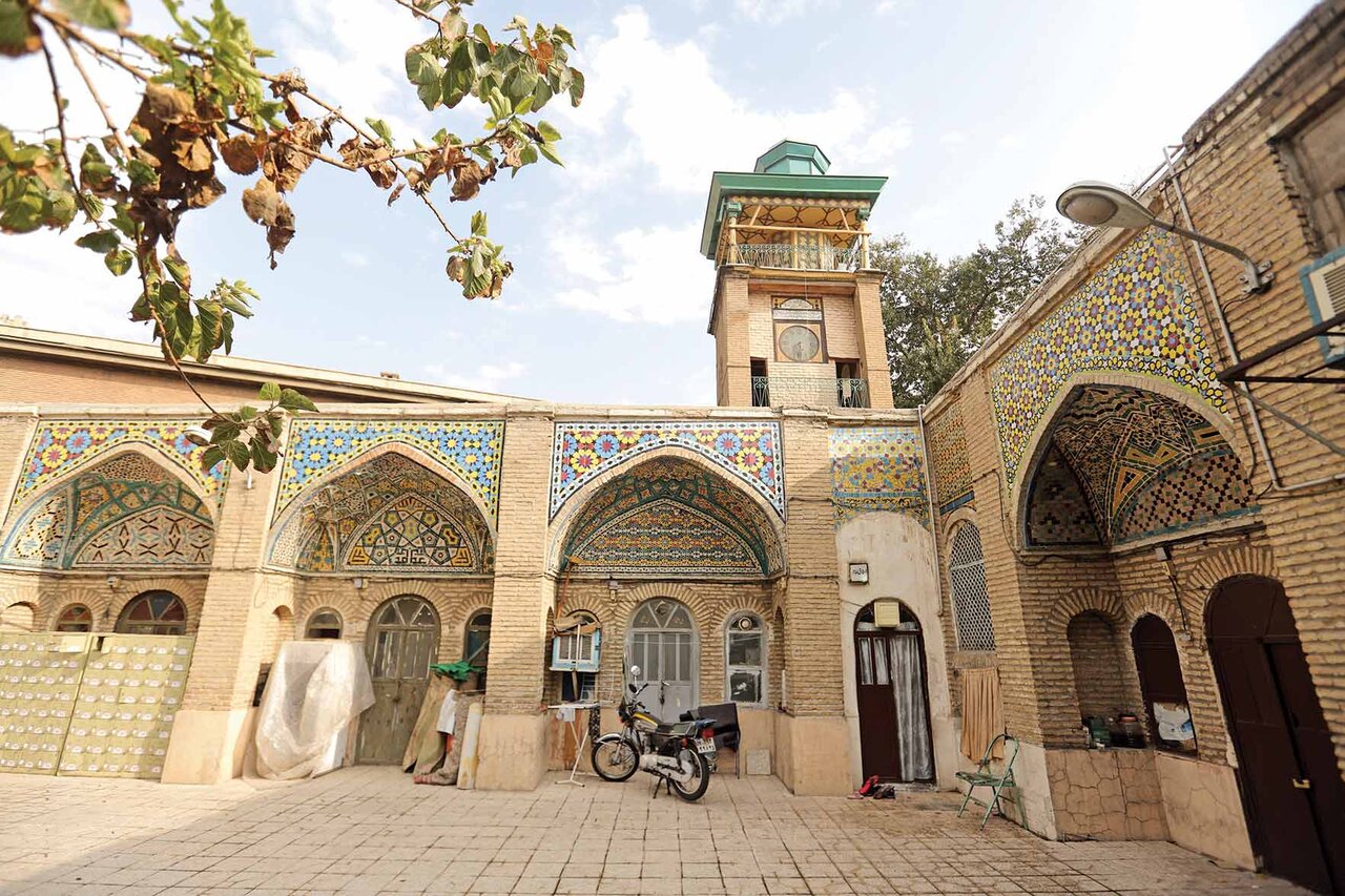 فقط این مسجد به نام ساعت مشهور شد