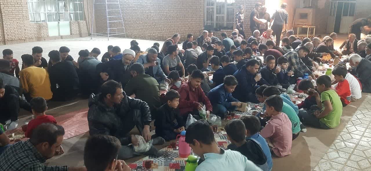 همه روستا به این افطاری دعوتند!