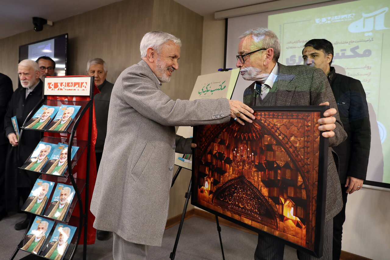 حاج ماشاءالله عابدیفرد: از ما چه دیدهاند که تجلیل میکنند | تعریف این مداح از نوکری امام حسین (ع)