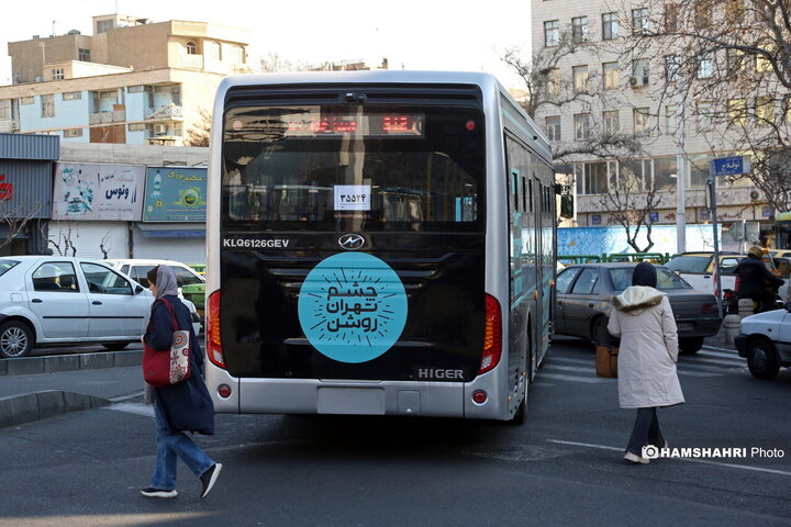 اتوبوسهای برقی ترمینال کاوه در میدان انقلاب