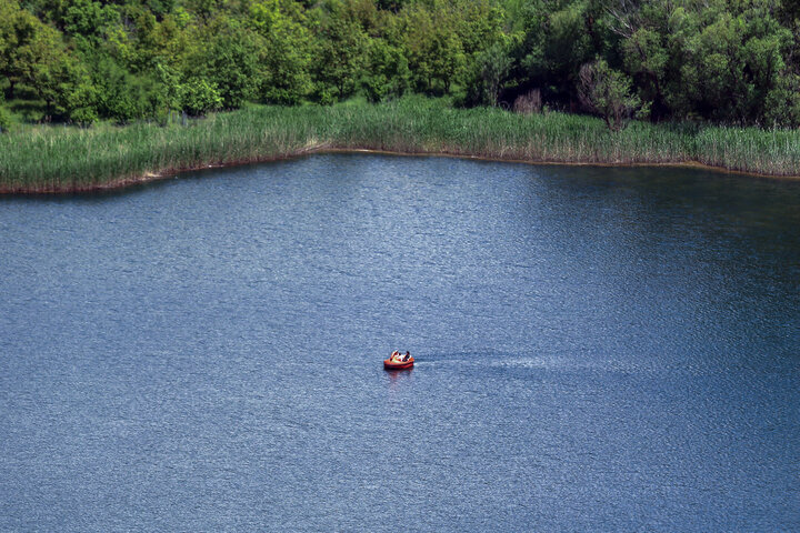 چرا رنگ آب در مکانهای مختلف از جهان تفاوت دارد؟