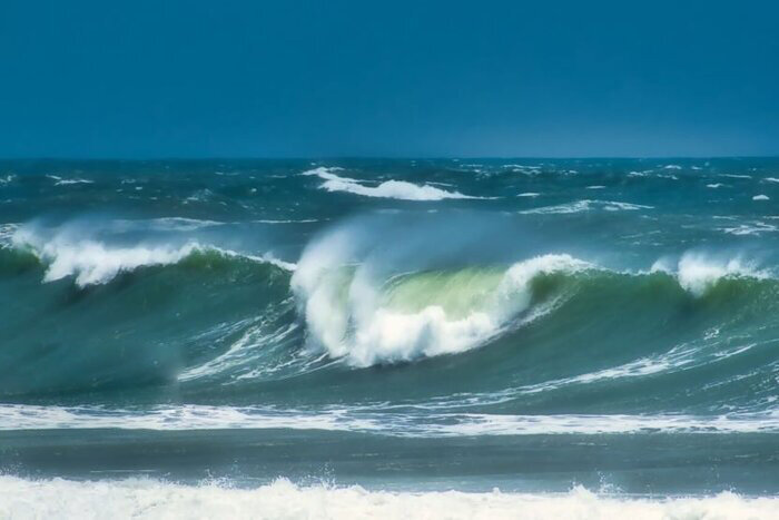 چرا رنگ آب در مکانهای مختلف از جهان تفاوت دارد؟