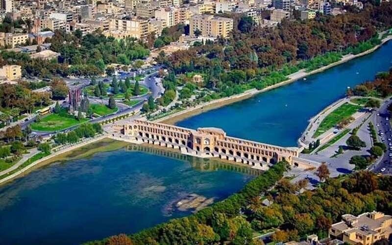آشنایی با مکان ‌های دیدنی اصفهان: ۲۰ جاذبه‌ای که نباید از دست بدهید