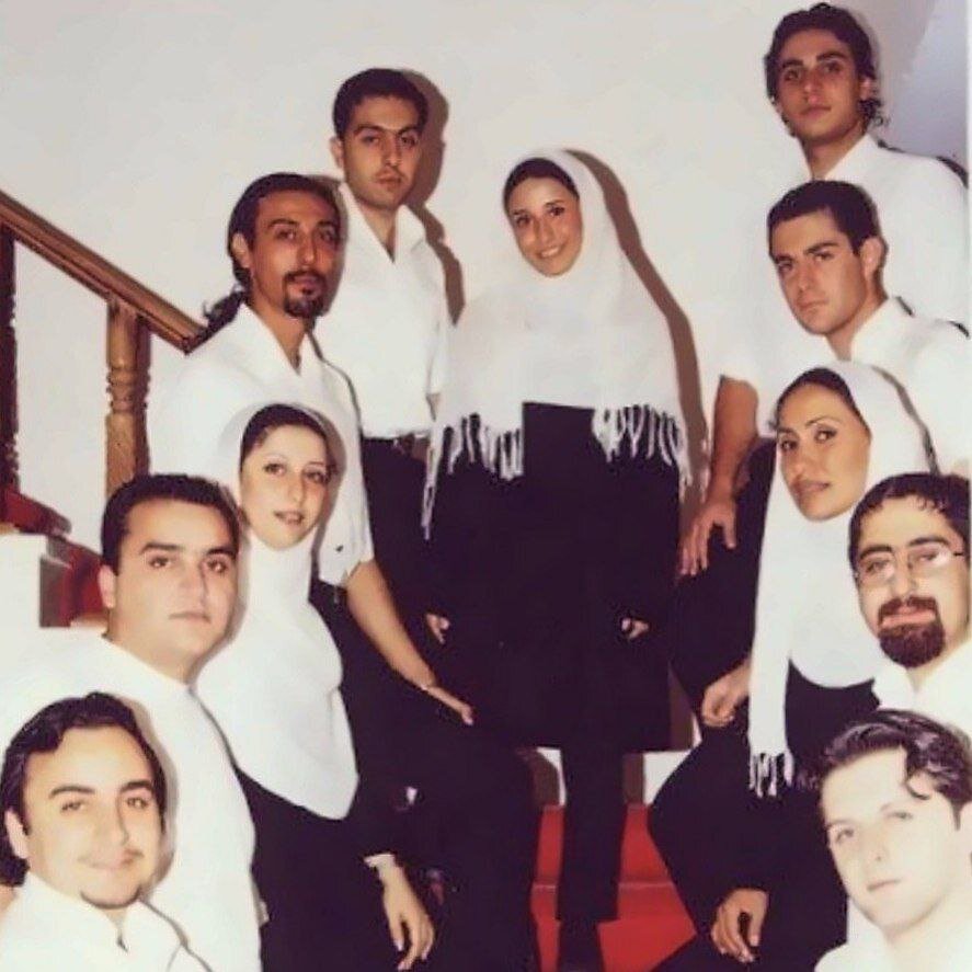 عکس زیرخاکی از محمدرضا گلزار در گروه آریان