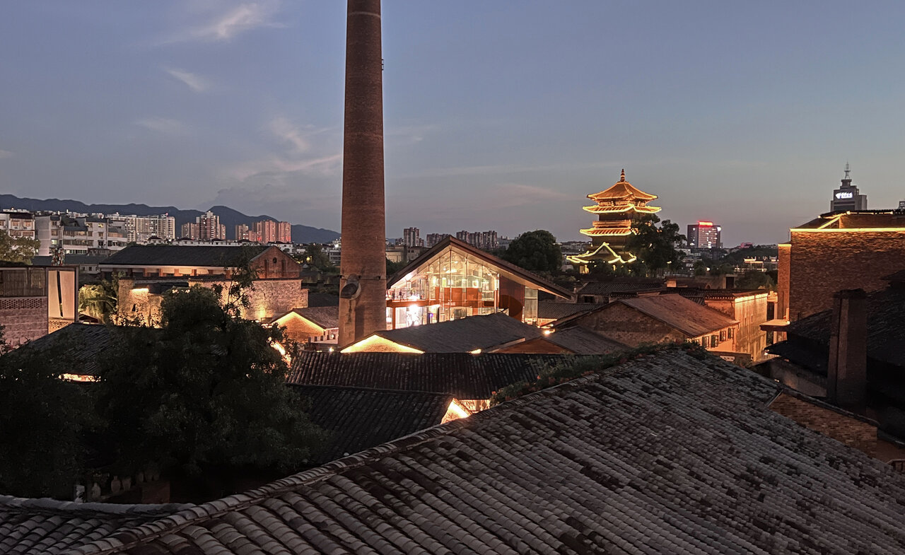 تبدیل کارخانهها از فضای بیدفاع به فضای عمومی