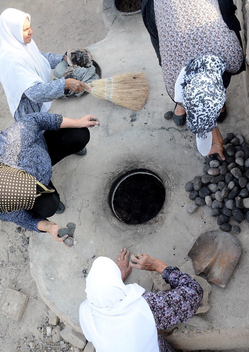 این نان در کهنترین تنور جهان پخت میشود + فیلم