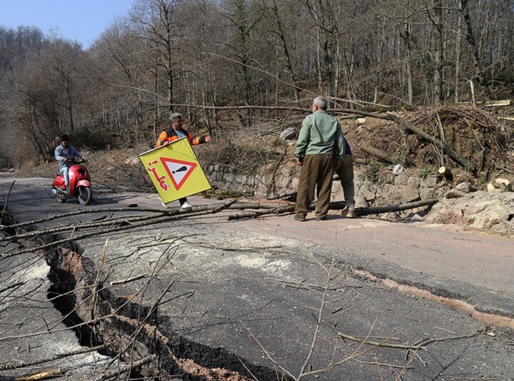 تصاویر ترسناک از رانش زمین در جاده چالوس