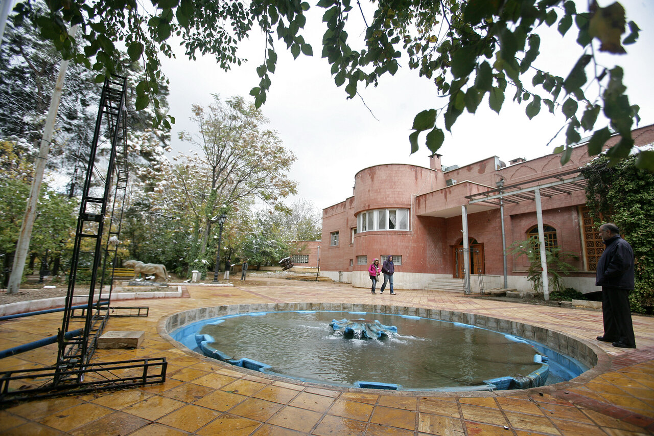 مهمانیهای شبانه ارباب مهدی در جوادیه | دفتر جشنهای ۲۵۰۰ ساله اینجا بود