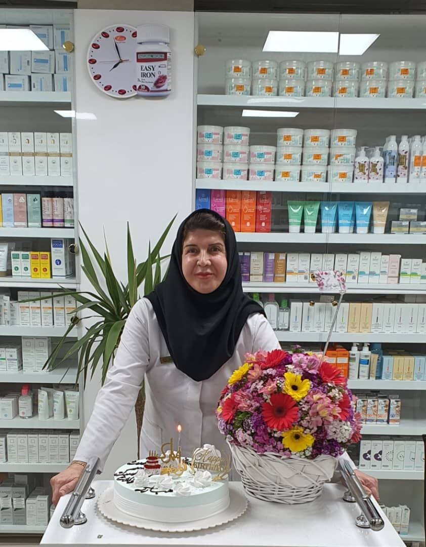 هیچ بیماری از این داروخانه دست خالی بیرون نمیرود