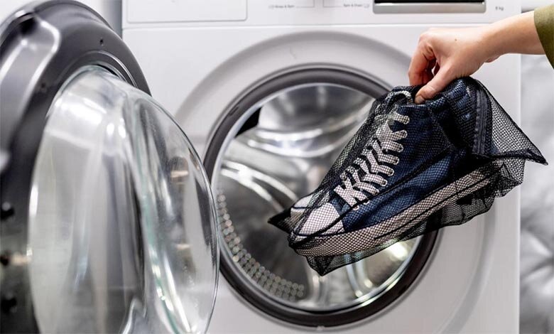 آیا میتوان کفشها را در ماشین لباسشویی شست؟