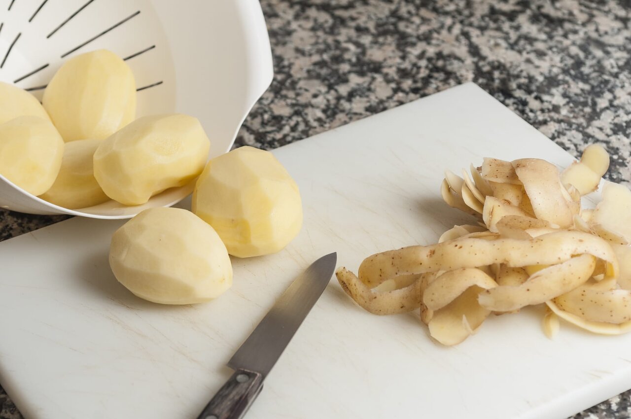 غذاهایی که هیتلر برای رفع یبوست و نفخ استفاده می کرد