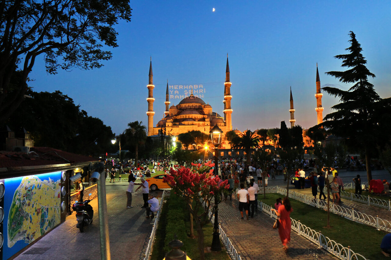 چراغانی رمضان در آلمان، بازار افطار در مالزی