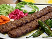 بساط «کباب‌پزها» کنار یک خیابان تهران در دوران قاجار +‌ عکس
