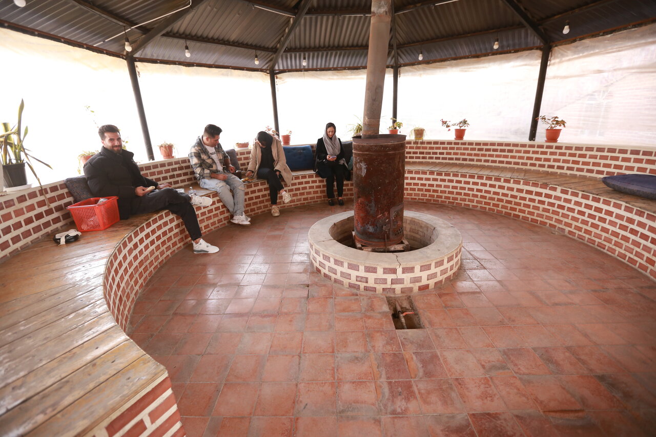 از مشکلات پوستی تا زخم معده، صرع و کمر درد در دهکده سلامت علاج مییابند