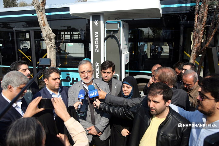 افتتاح بزرگترین ایستگاه شارژ برقی اتوبوس و تاکسی برقی در پایانه بعثت