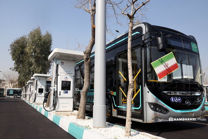 افتتاح بزرگترین ایستگاه شارژ برقی اتوبوس و تاکسی برقی در پایانه بعثت