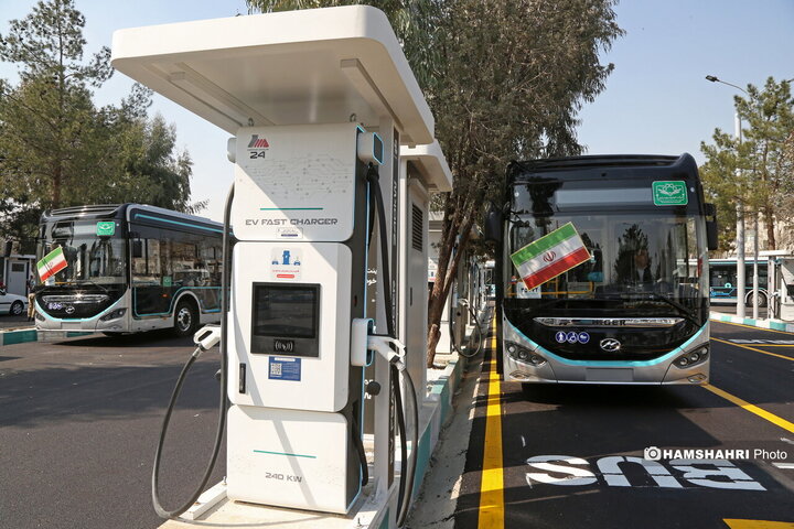 افتتاح بزرگترین ایستگاه شارژ برقی اتوبوس و تاکسی برقی در پایانه بعثت
