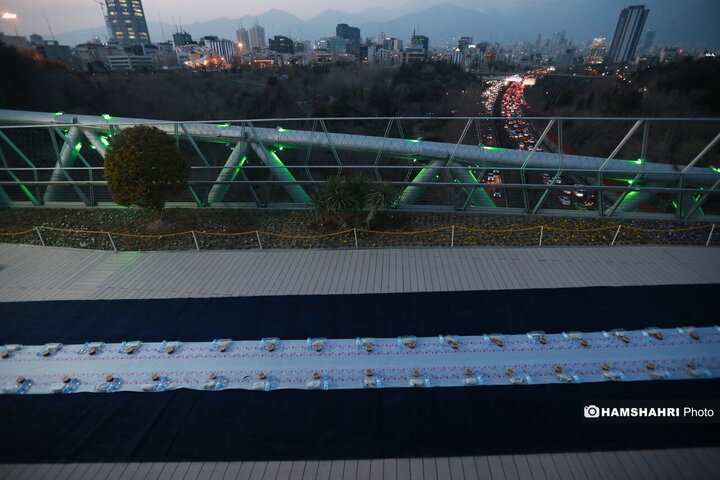 افطاری ساده روی پل طبیعت