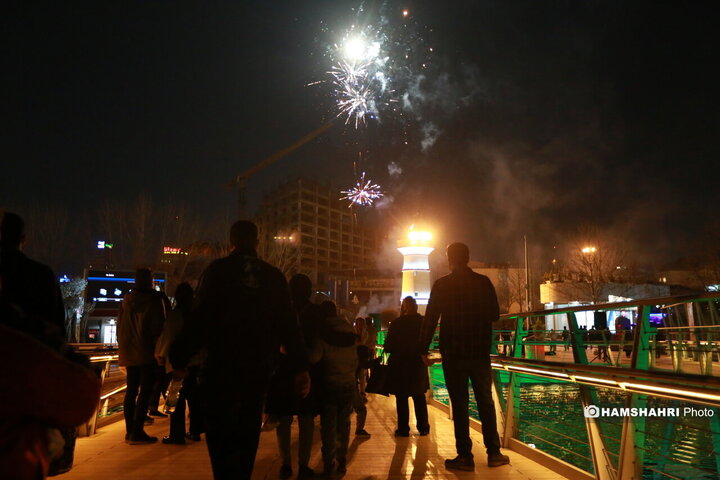 افطاری ساده روی پل طبیعت