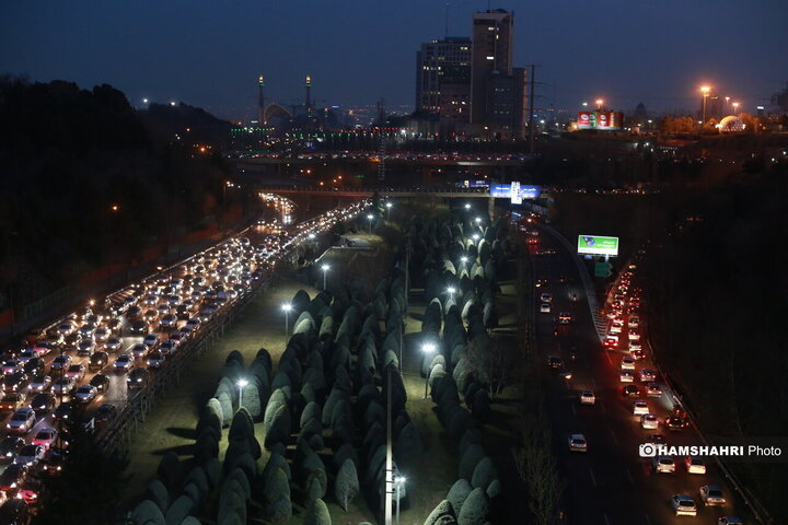 افطاری ساده روی پل طبیعت