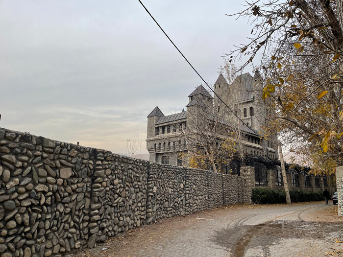 قدم زدن در روستای هری پاتر | این روستا به هاگوارتز ایران شهرت دارد