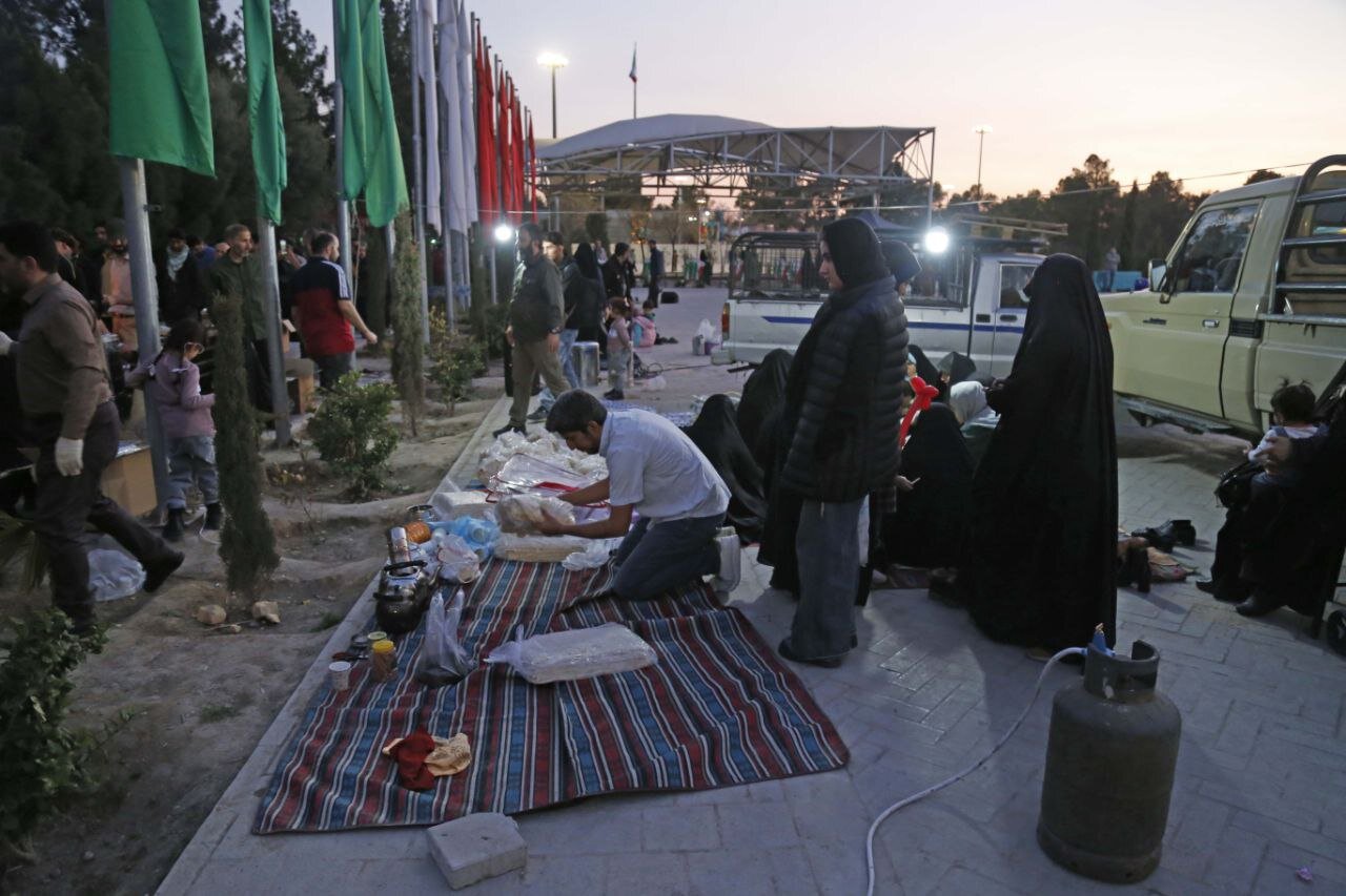 میهمان سفره بیبی؛ به صرف نان و پنیر و یک لیوان چای