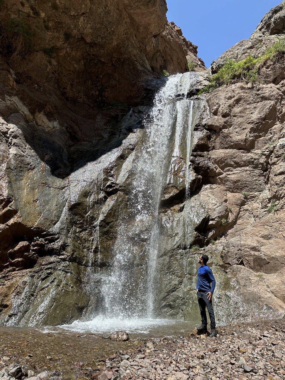 جولان عقابها و کبوترها برفراز آبشارکفترلو | چگونه به کفترخوان برویم؟