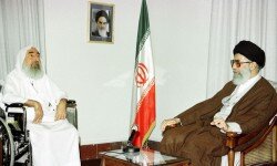 لحظاتی از دیدار شیخ احمد یاسین با رهبر انقلاب+ ویدئو| مهم برنامه‌ عمل است تا بتوان زمان را کوتاه کرد...
