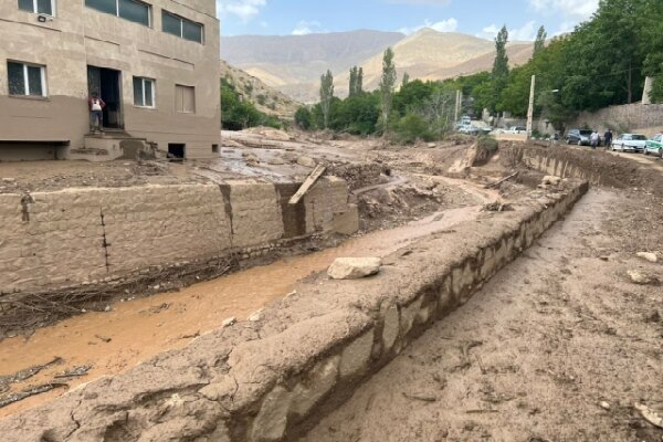 سیل و آبگرفتگی معابر در رودهن + ویدئو