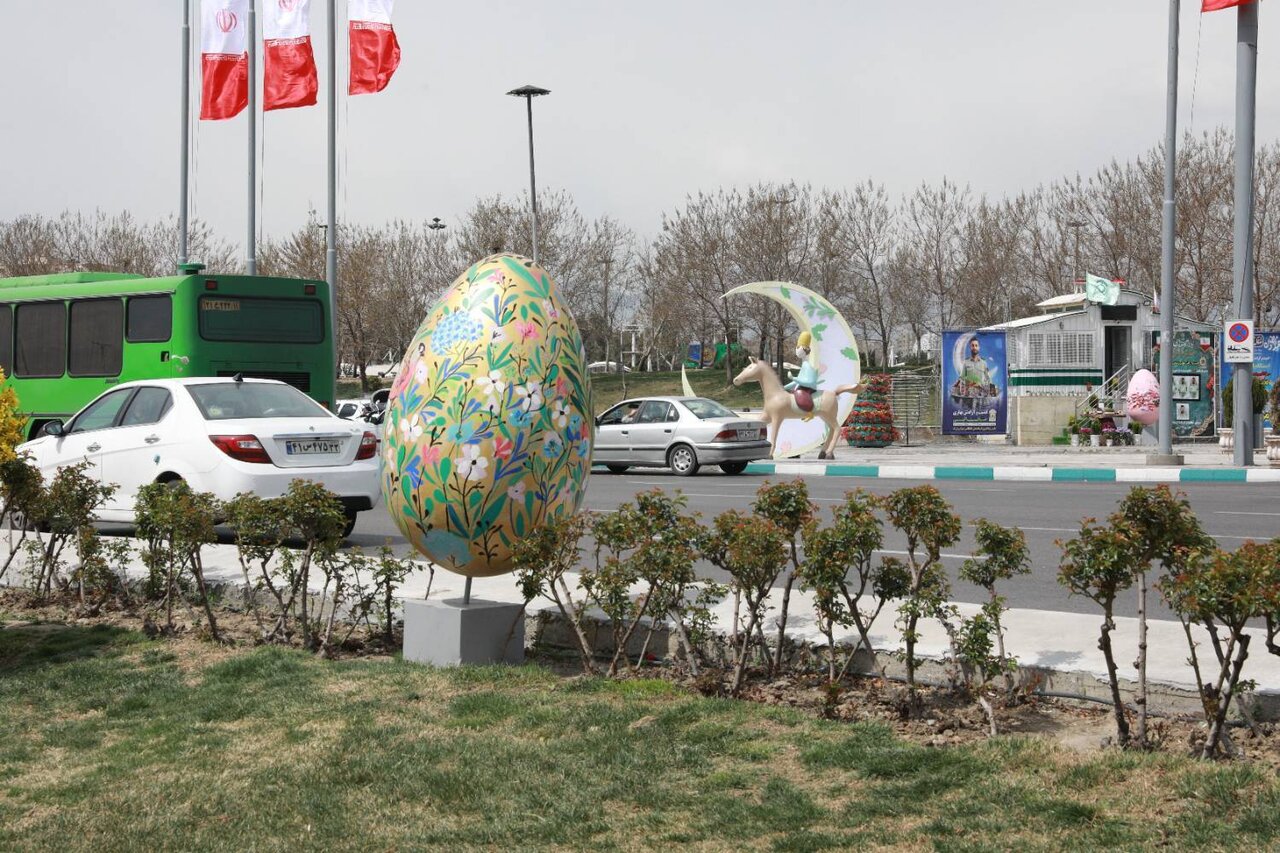 نصب المانهای نوروزی جدید در میدان آزادی