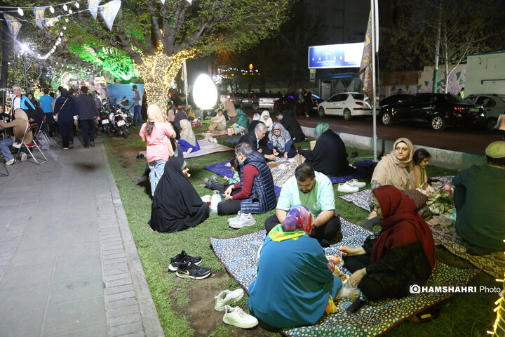 جشن خیابانی عید سعید فطر در میدان ولیعصر(عج)