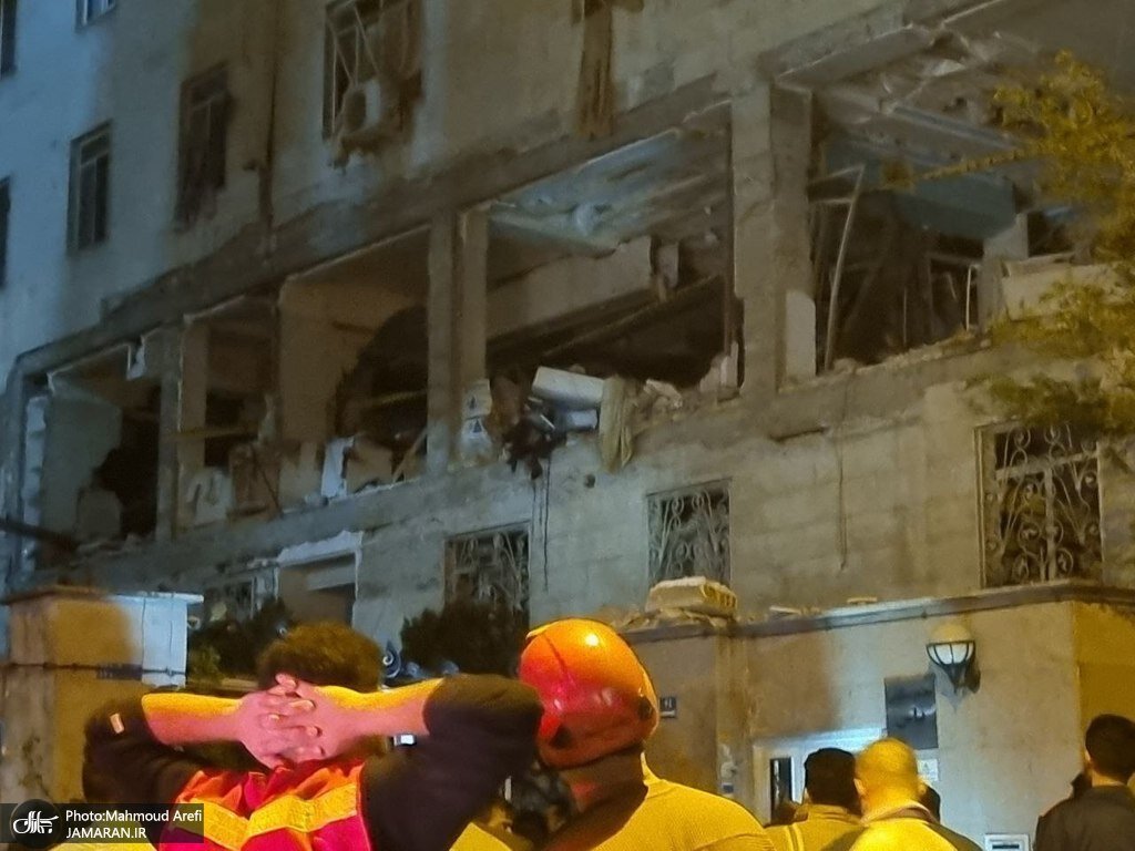 وضعیت مجتمع ۴۵ واحدی در شمال تهران پس از انفجار دیشب | تصاویر