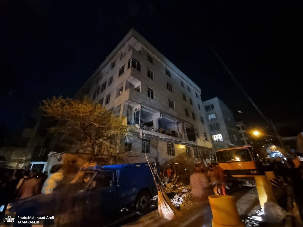 وضعیت مجتمع ۴۵ واحدی در شمال تهران پس از انفجار دیشب | تصاویر