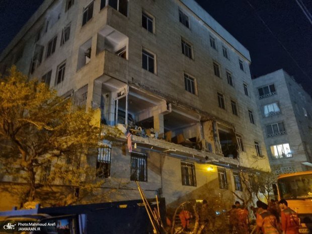 وضعیت مجتمع ۴۵ واحدی در شمال تهران پس از انفجار دیشب | تصاویر