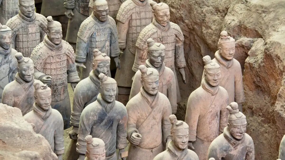 اشیای مرموز در مقبره توتعنخآمون | فرعونی که آیینهای جدید آفرید