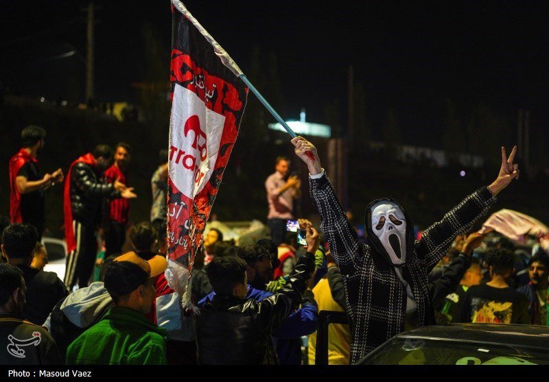 تصاویری از جشن خیابانی تبریزی ها از پیروزی تراکتور مقابل استقلال