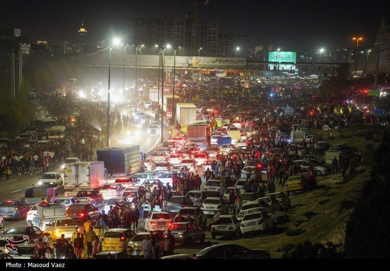 تصاویری از جشن خیابانی تبریزی ها از پیروزی تراکتور مقابل استقلال