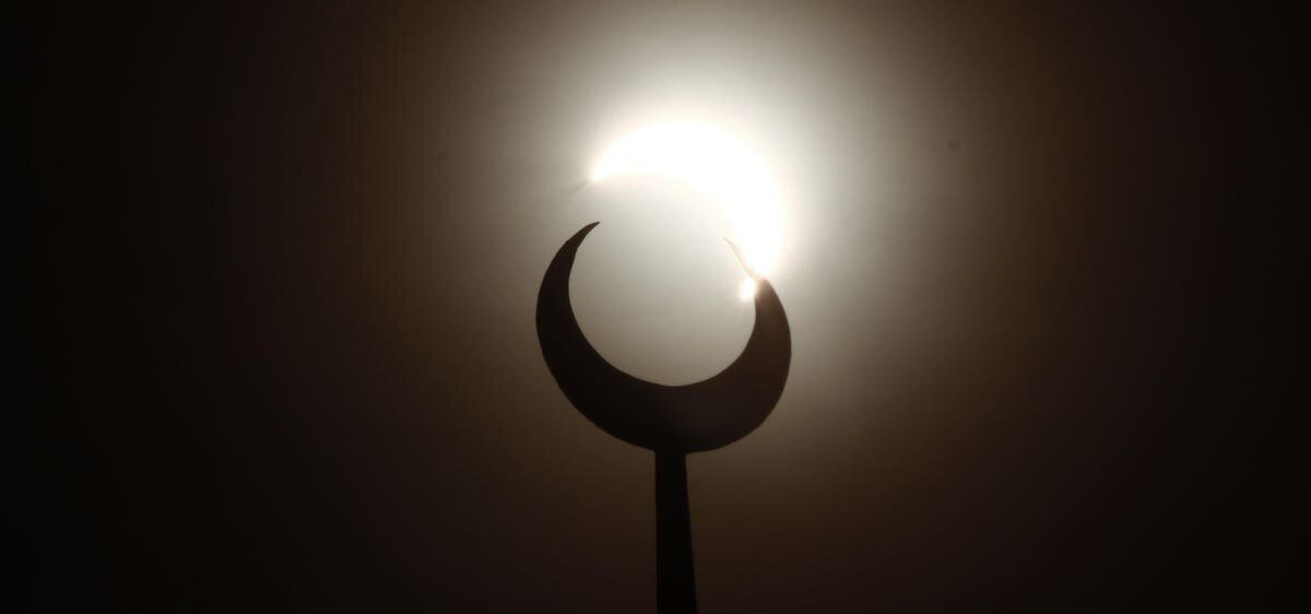 پایان رمضان با یک خورشیدگرفتگی