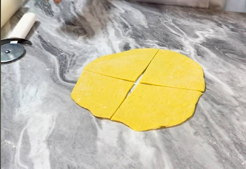 آموزش پخت نان اگردک ساده و پر طرفدار سنتی همدان بدون فر