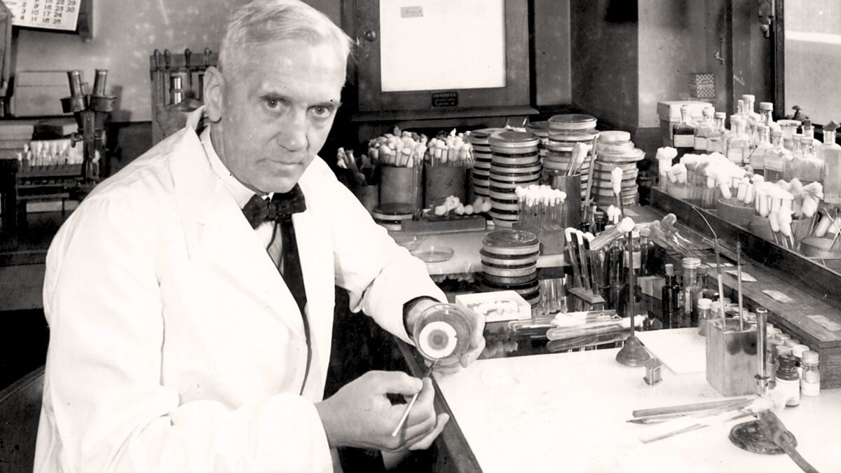 وقتی یک ظرف کثیف، بزرگترین ناجی بشریت شد | تاریخچه یک داروی معجزهآسا