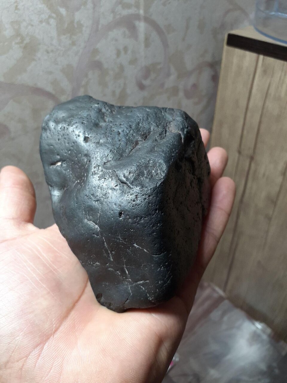 بازار داغ فروش شهاب سنگ در ایران | ۴۰میلیارد قیمت سنگ کارکرده!