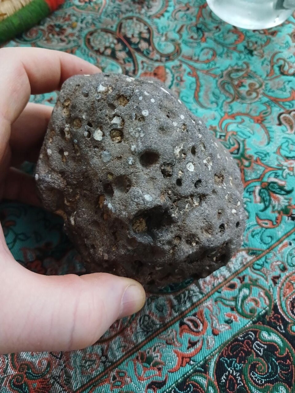 بازار داغ فروش شهاب سنگ در ایران | ۴۰میلیارد قیمت سنگ کارکرده!